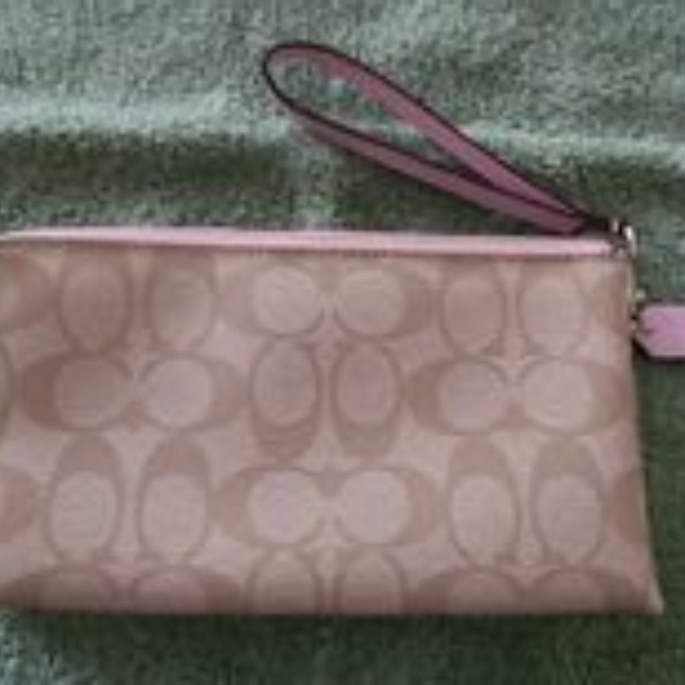 Coach wallet wristlet cream with pink accents
